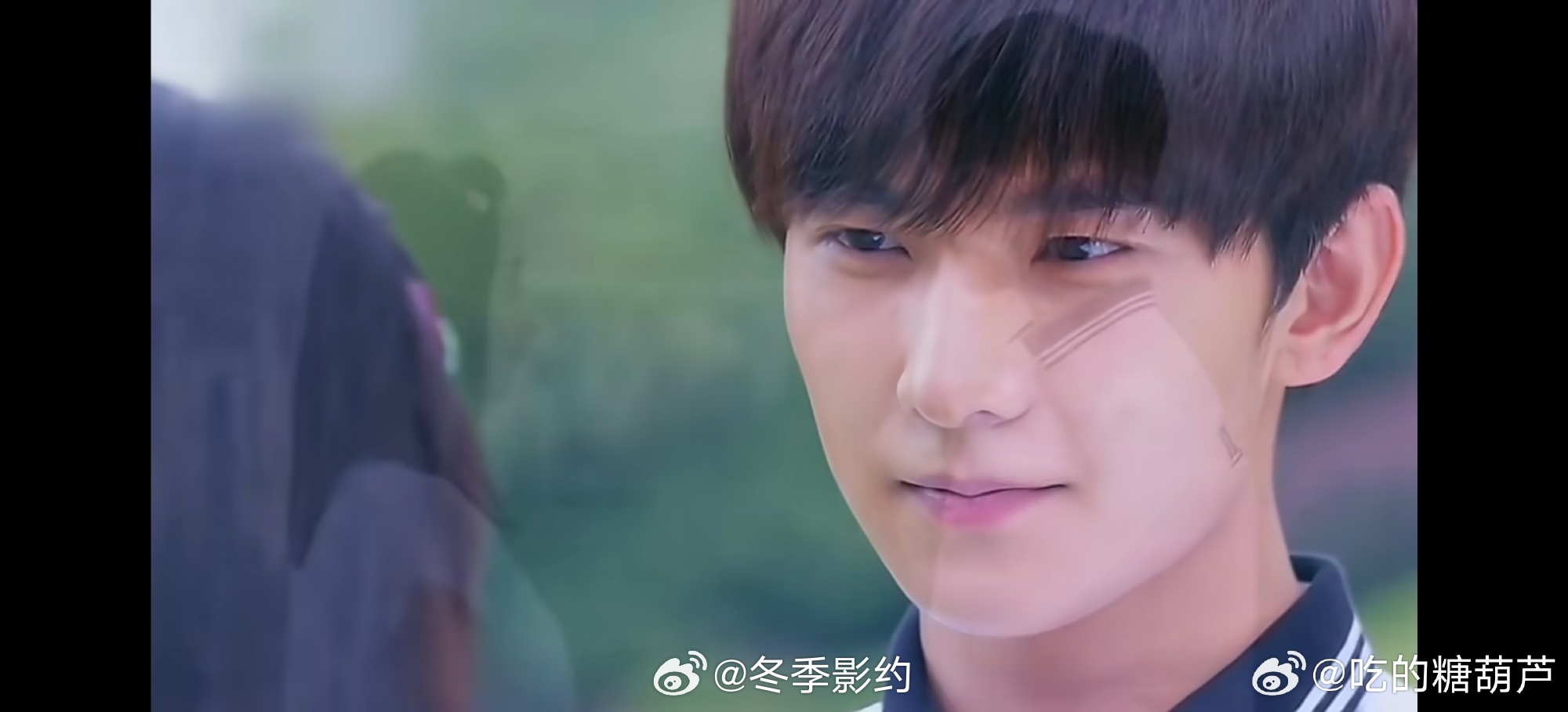 芒果还是不肯放过这个草莓发卡中国新声代 看到新声代的小朋友们戴着草莓发卡唱冲动，