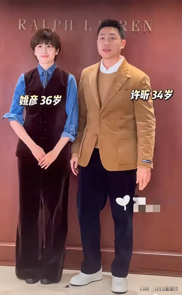 不得不说，许昕的老婆真的帅！
为什么用“帅”，因为很多女性很中性，但是确实有气质