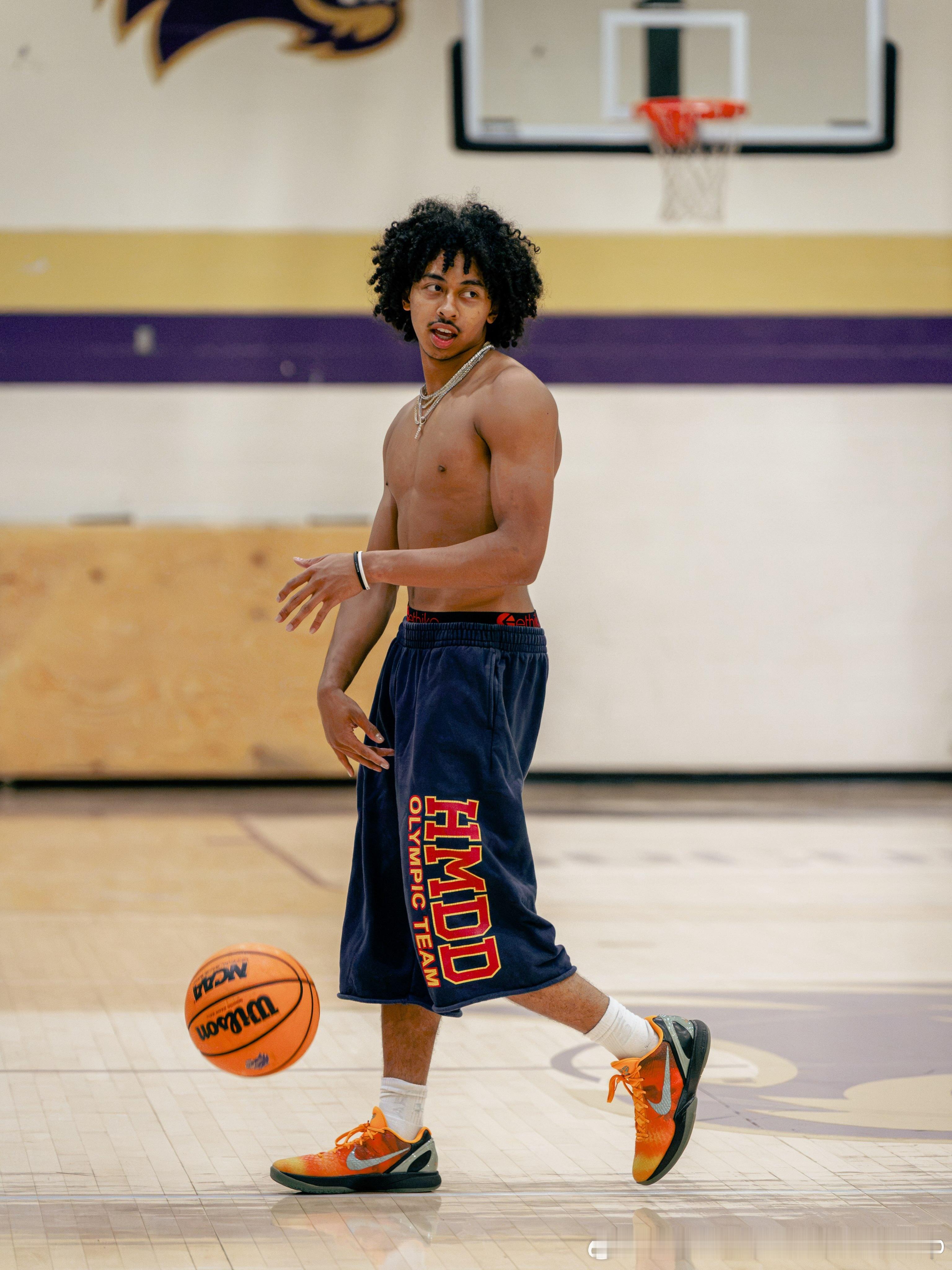 朱正看着壮了不少NCAA[超话]中国男篮朱正 ​​​
