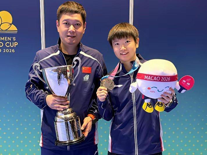 4月的孙颖莎，简直是开挂般的存在！澳门世界杯4-1战胜王曼昱，拿下女单三连冠，成