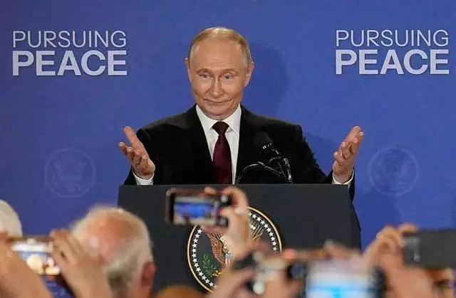 普京接特朗普“和平委员会”邀约：谨慎示好，步步为营
 
当地时间2026年1月2