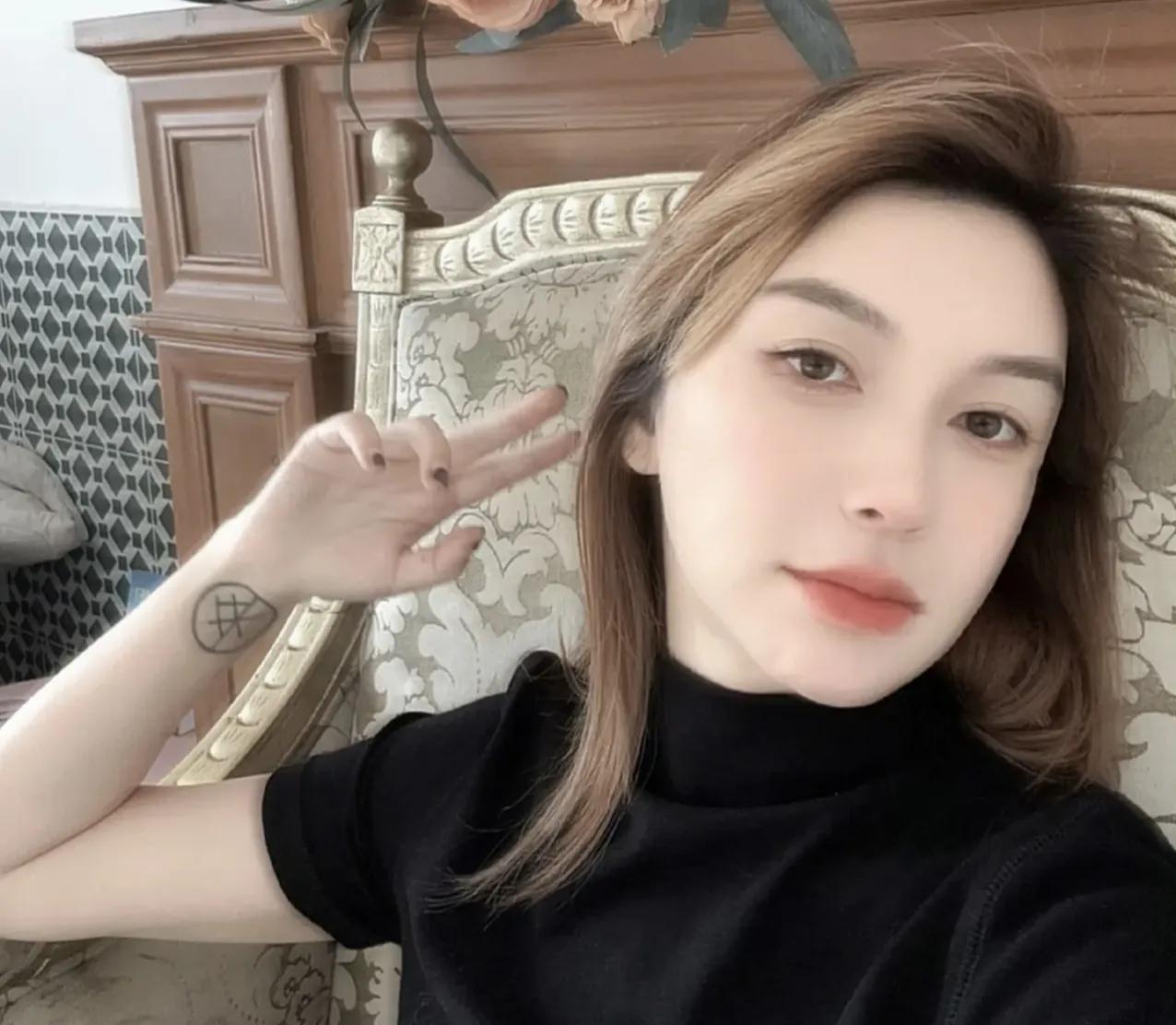 玩火者必自焚，李雨桐被北京朝阳分局行政拘留。她把自己玩进去了
李雨桐因曝光薛之谦