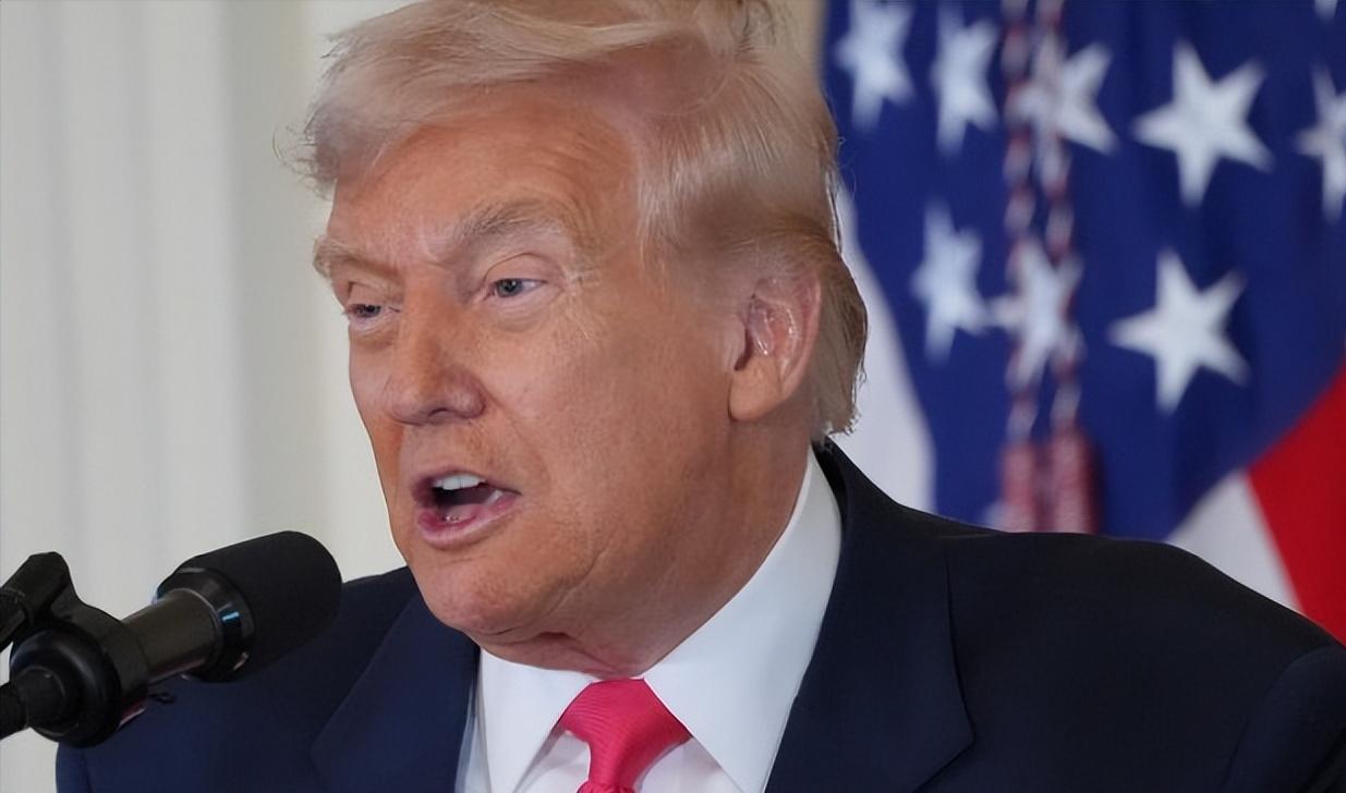 华盛顿抛出狠话，直接把台海议题炸上热搜。“谁敢拦对台军售，就别怪我们动手”美国政