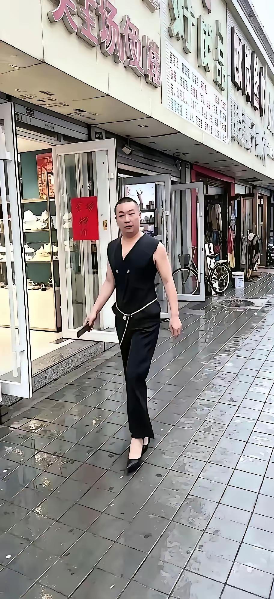 这种人是不是从小缺少母爱！