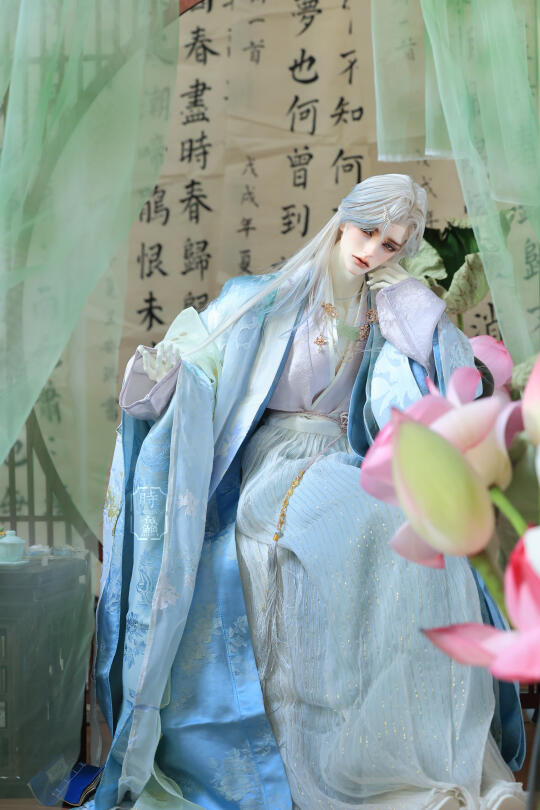 发梢浅蓝色～