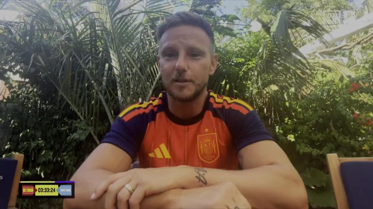 拉基蒂奇赛前身穿西班牙球衣🇪🇸🇪🇸🇪🇸🇪🇸世界杯西班牙vs阿根廷