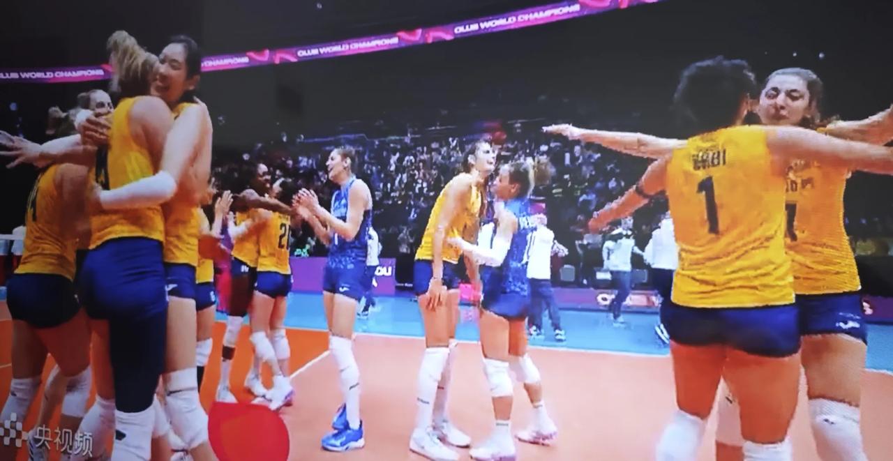 科内夺冠！朱婷宝刀不老！
天津亚军！刘美君敢打敢拼！
天津女排轻松的享受比赛，却