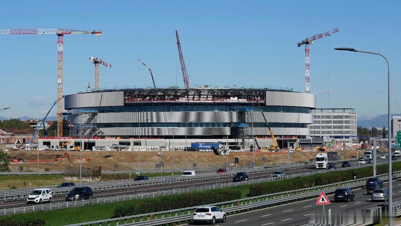 米兰冬奥会倒计时4天前几天有新闻报道，冬奥会要使用的一些场馆比如冰球馆、雪车中心