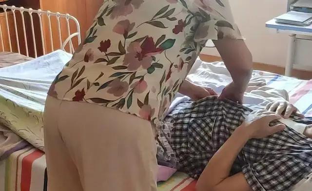 失能妻子藏保姆疑云，

六年转账引纷争，

法院终判返还钱款。

老王和小丽结婚