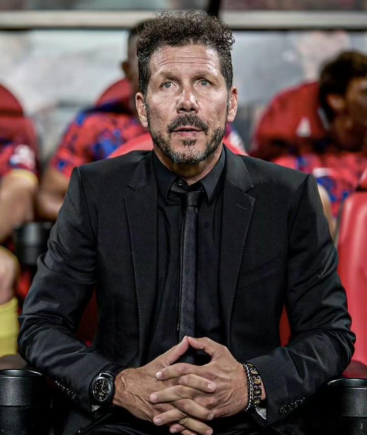 巴萨0比2马竞西蒙尼巴塞罗那 西蒙尼诺坎普首胜，值得纪念的里程碑时刻！ 