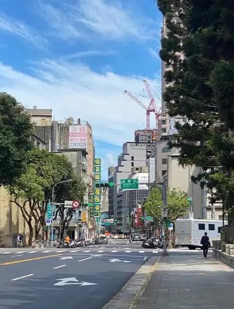 [微风]统一真的要来了？中央最近发了个新消息，没提和平统一，也没说一国两制，就八