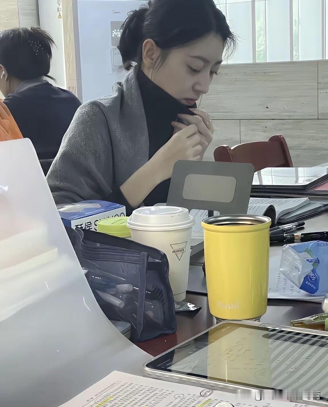 这个美女在体制内是属于什么级别的？她的侧颜好完美，五官真的非常的立体，眼睛好大呀