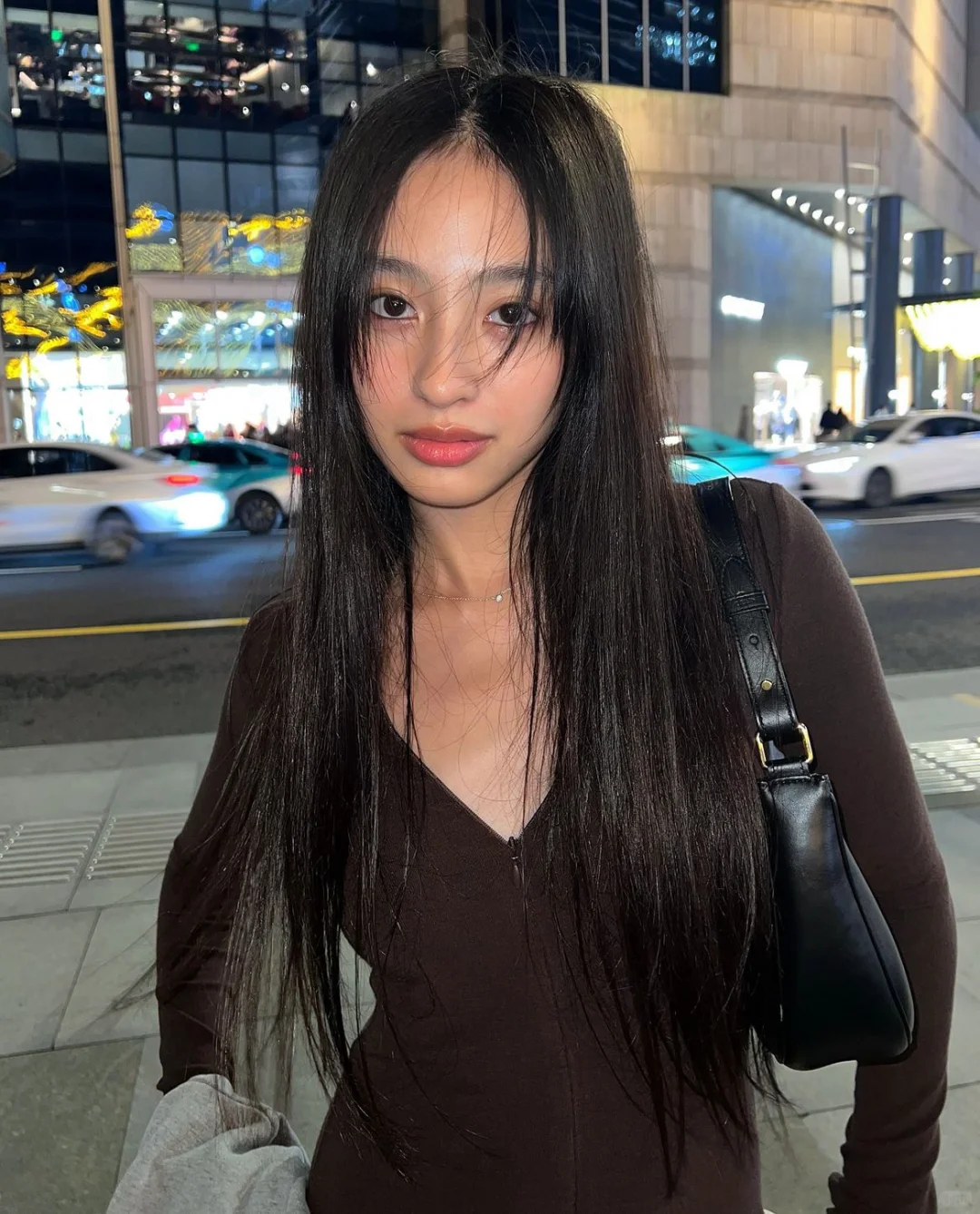 在路边拍个照吧 😃