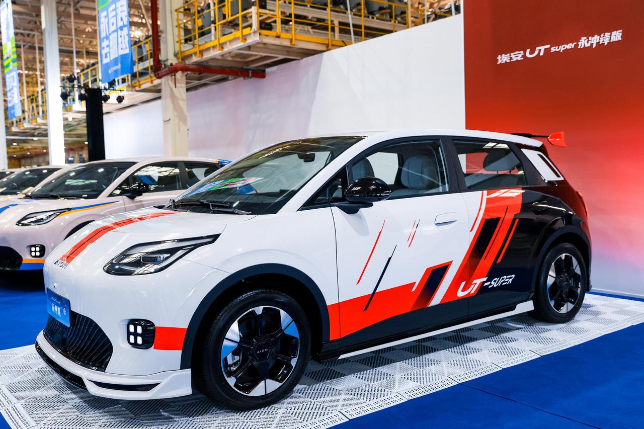 突围极致内卷！昊铂埃安BU 3月热销近4万，销量结构持续优化
车市承压，昊铂埃安