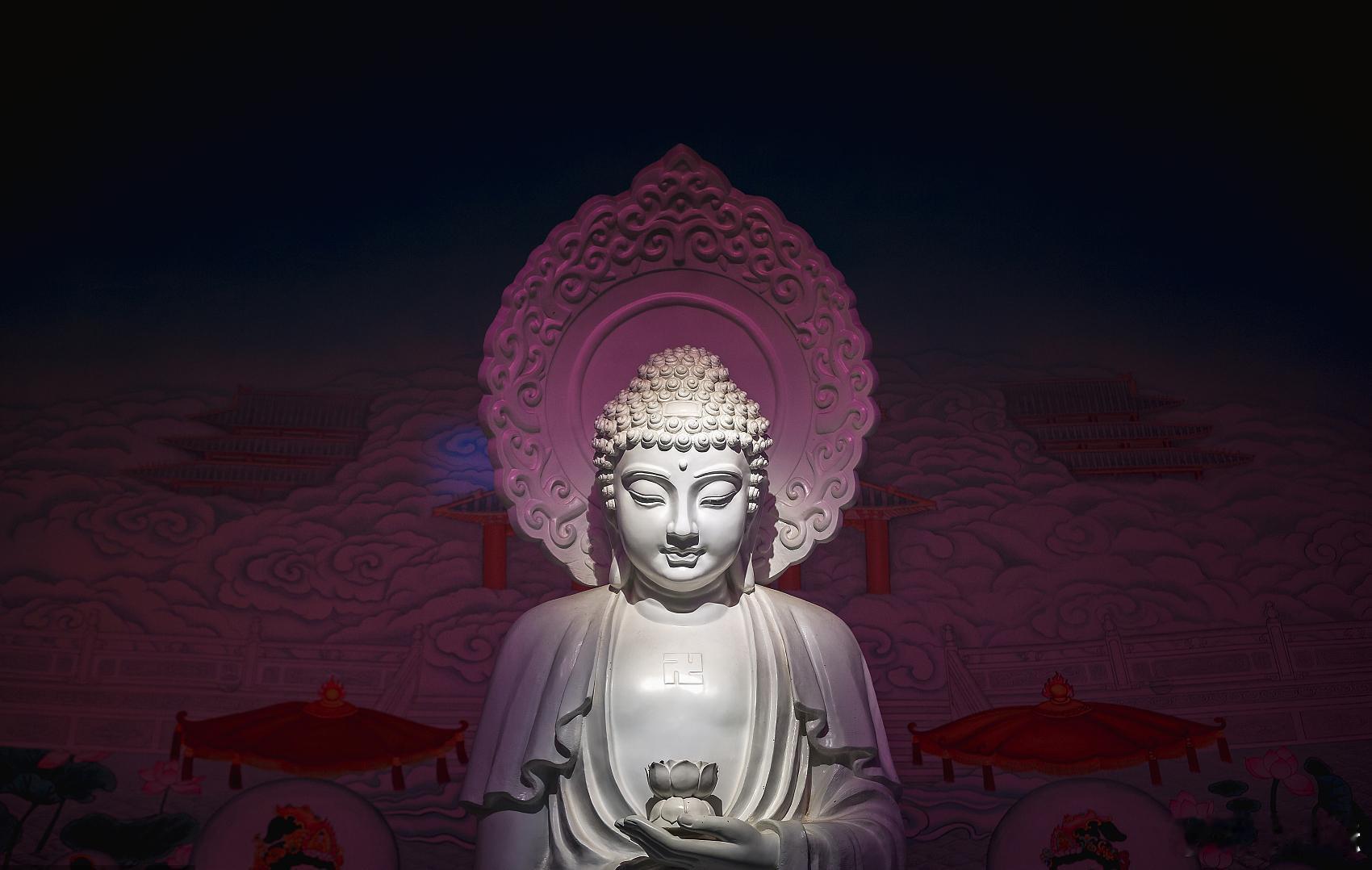 禅  万法皆空，因果不空。你的善念善行，温暖他人的同时，必将惠及自身。 