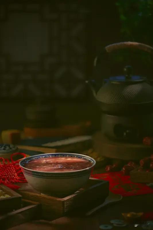 明天就是腊八节 明天，也就是2026年1月26日，便是腊八节。俗话说“过了腊八就