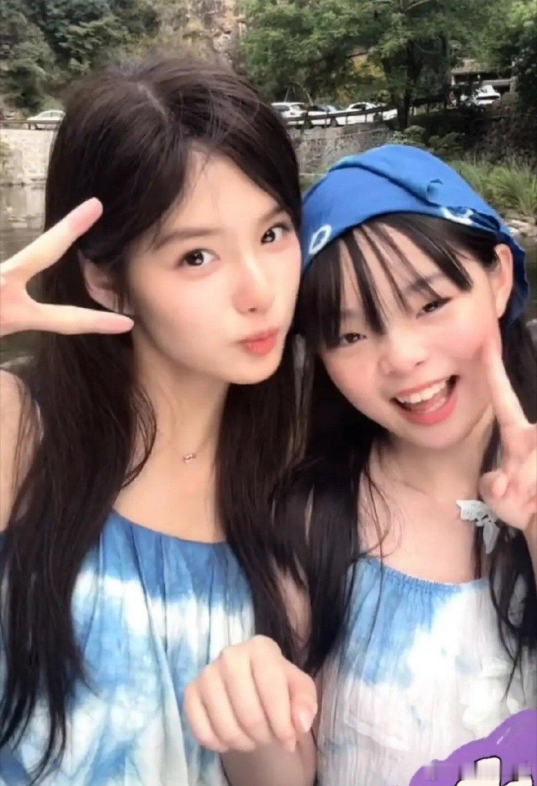 看到艾米和妹妹的同框[允悲][允悲][允悲]是有点震撼的哈，家族基因这东西真难评