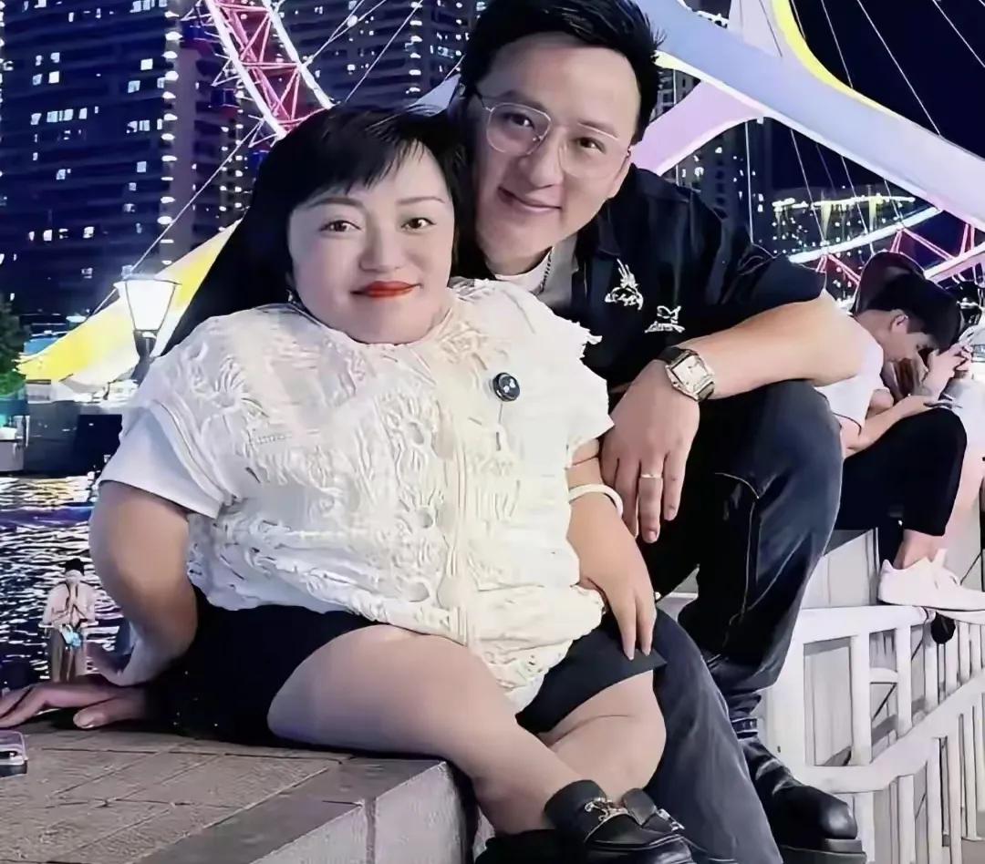 李喜梅老公大双农村人，和李喜梅结婚后，开豪车住豪宅生活大变样
李喜梅和老公大双的