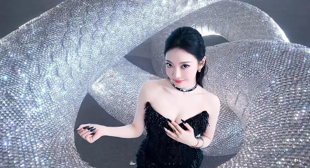 宁艺卓 嘉人 宝格丽gucci联合推封 