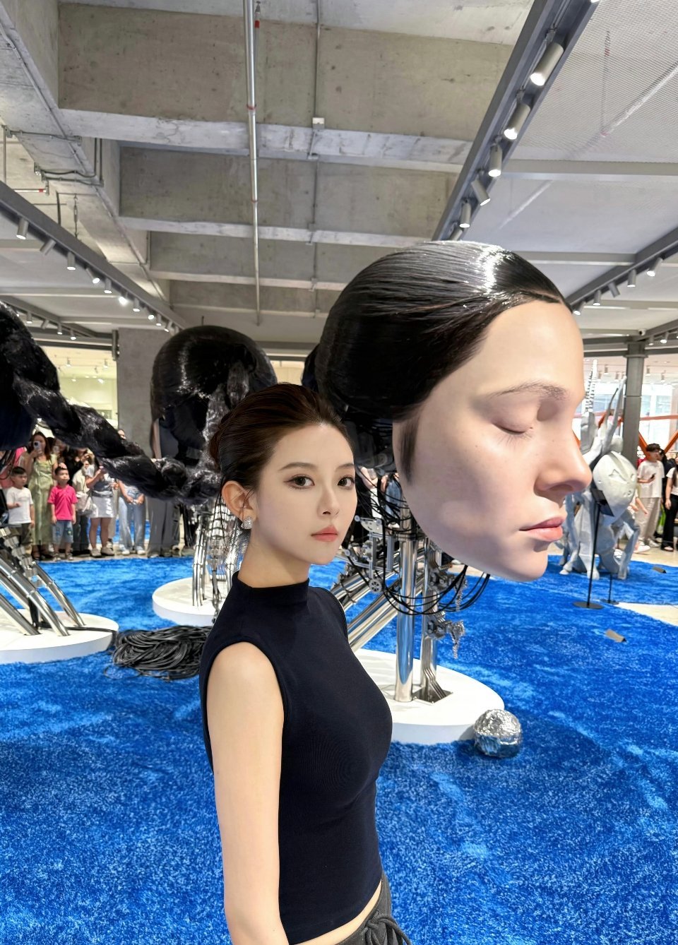 思慕社字母    “先把自己变成想要的样子，再去遇见无需取悦的人。毕竟爱不是雪中