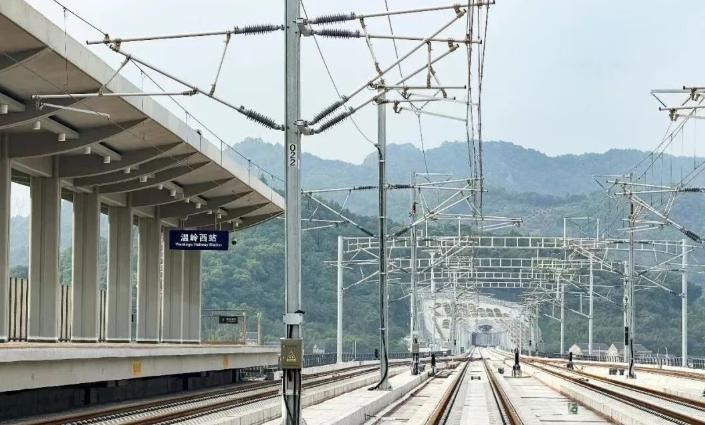 杭台高铁温玉段：全线接触网正式送电，冲刺通车倒计时
5月28日零时起，杭台高铁温
