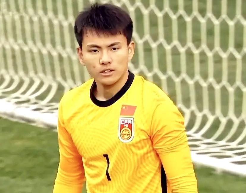 中国男足0：4日本男足，我发现了三个可笑的事实！

中国男足0：4日本男足，我发