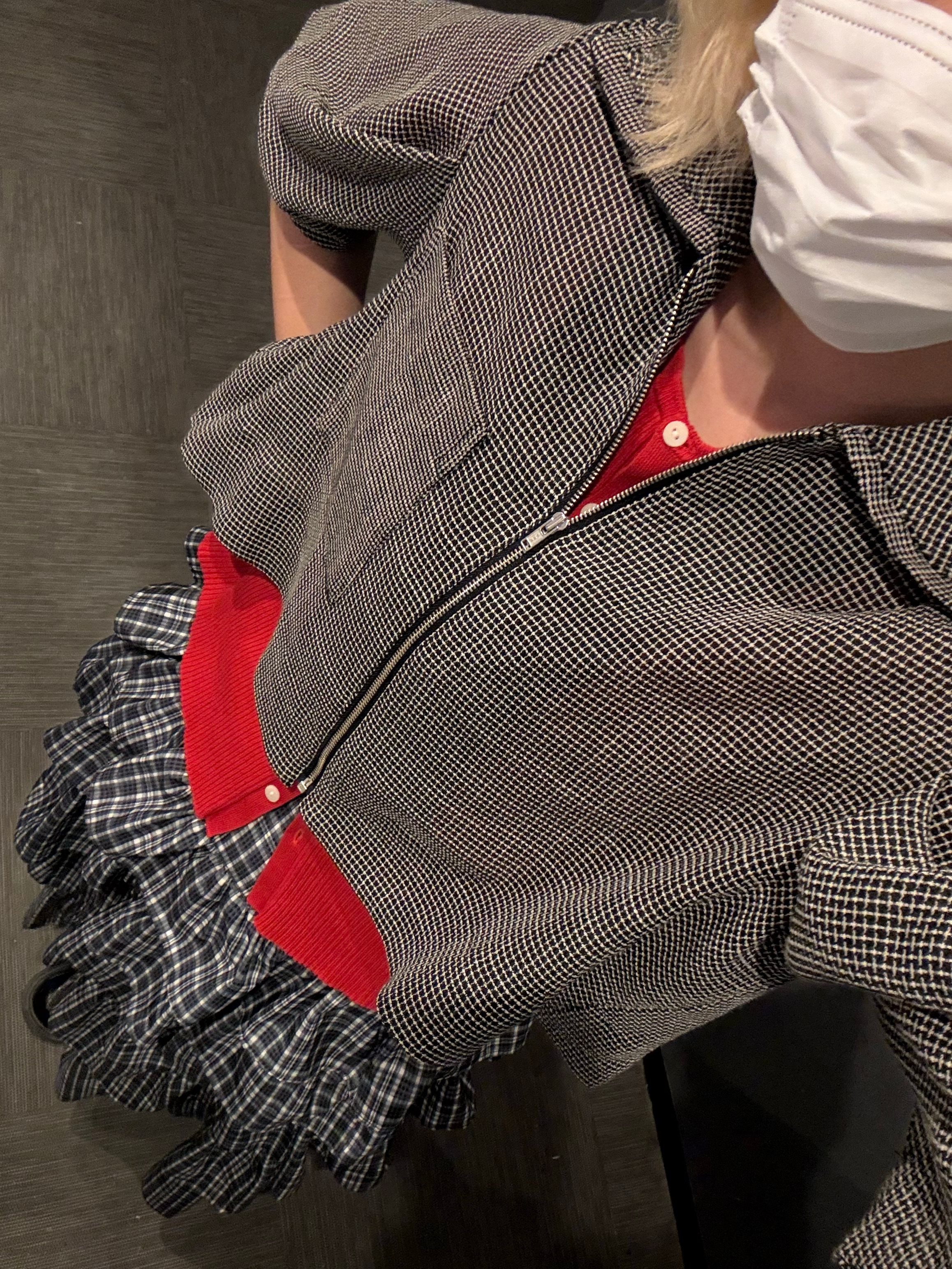 困得要死了又饿随便抓了身衣服爬去松屋。。 