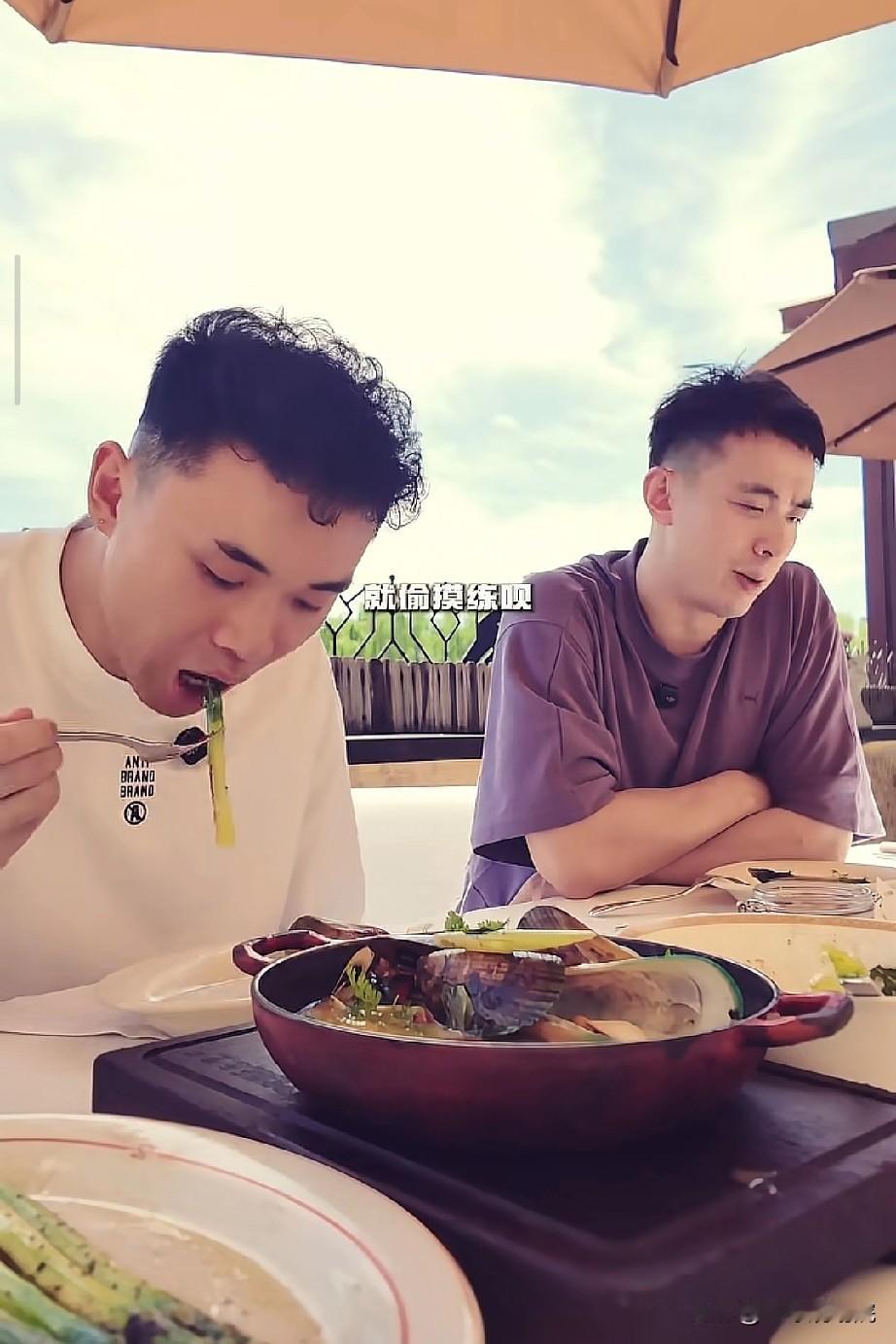 赵继伟和原帅谈心，透露青年队视频偷偷加练，只为别别人更进步一点！

为什么你比别