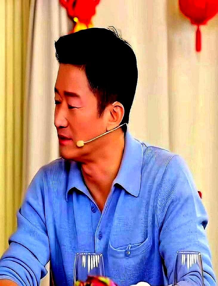 李连杰亲口承认，当年没拉谢苗一把，差点毁了他。你以为有功夫就行？没人脉，吴京想递