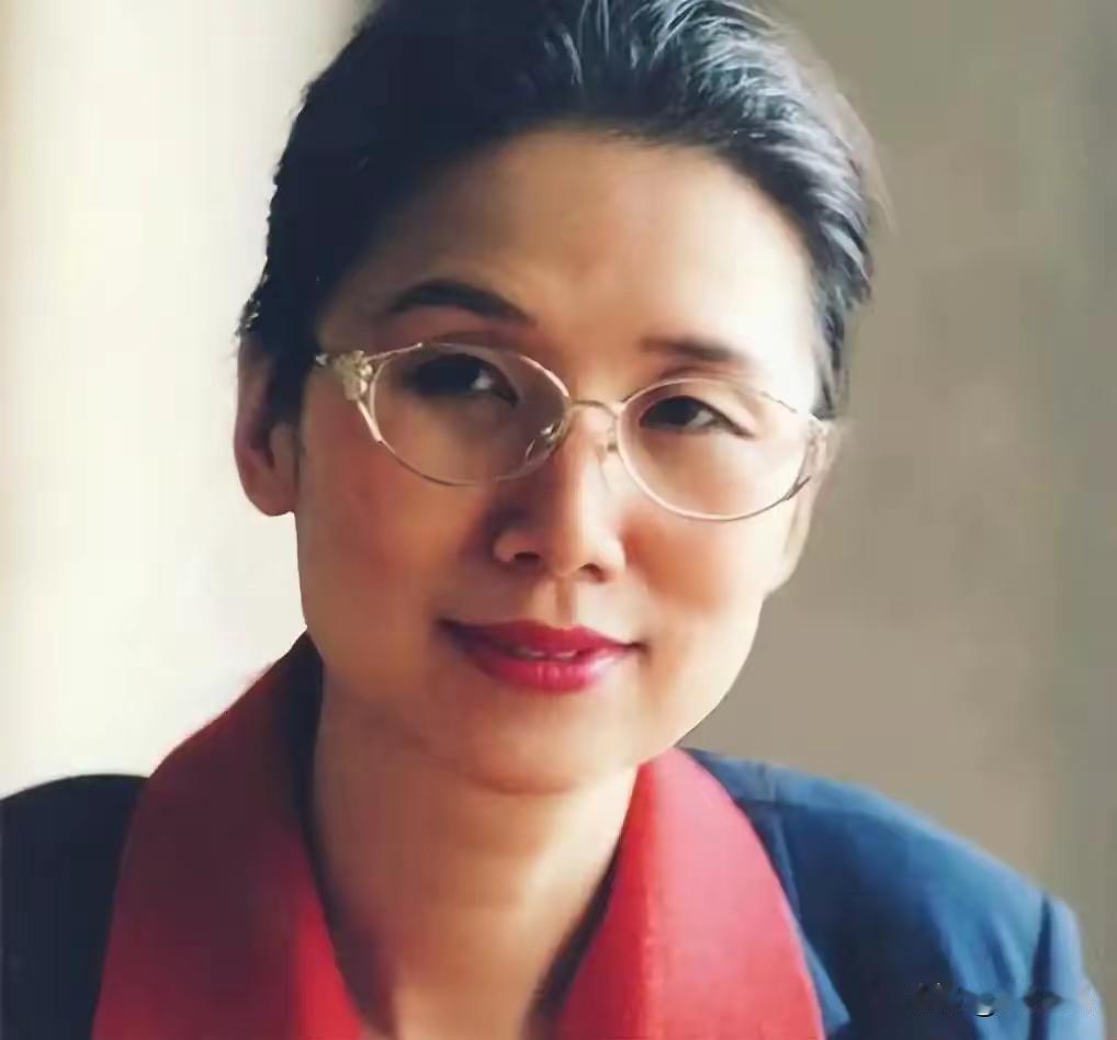 中科院教授杨佳：29岁双目突然失明，遭失明被丈夫和孩子无情抛弃，丈夫携女儿人间蒸