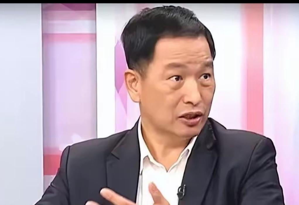 台军教练机坠毁，有一点想不通，台湾每年投入那么多的军费，都用到哪里去了？
   