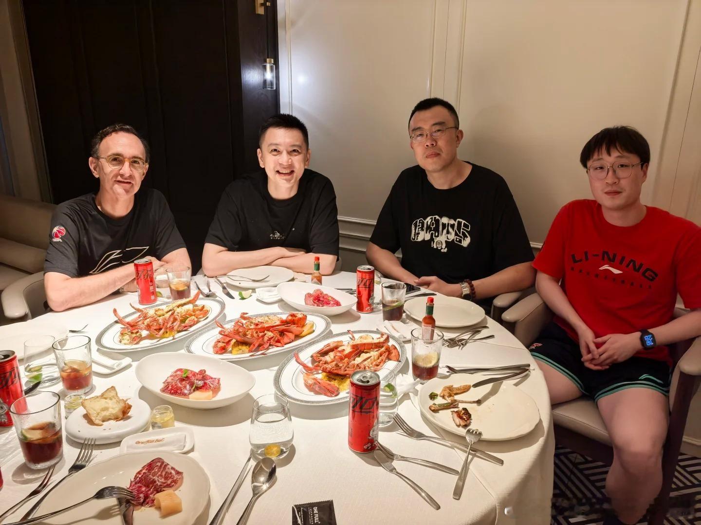 近期网络流传消息，杜锋之子虎头前往辽宁男篮梯队参与试训，该消息仅来源于球迷社群爆