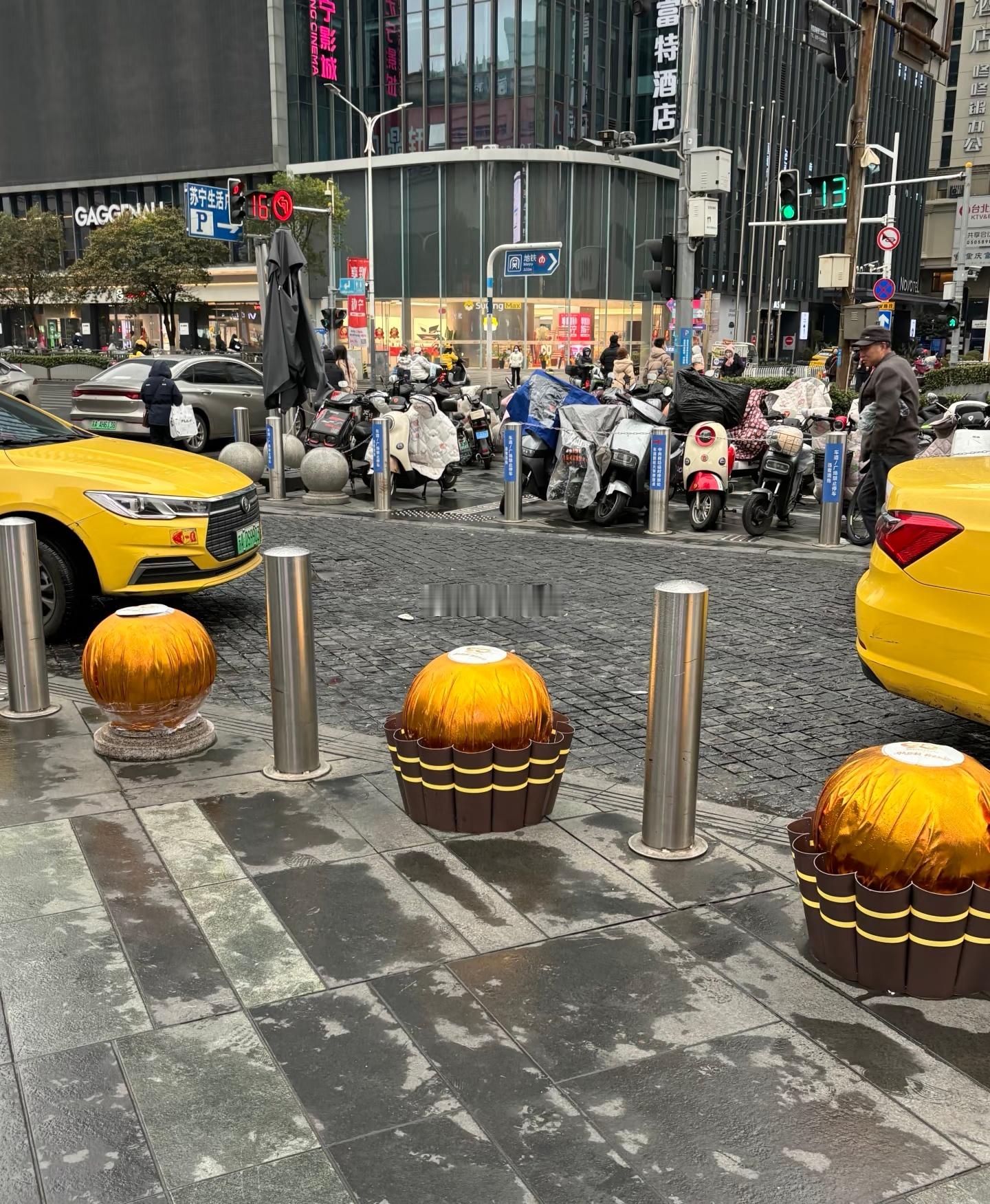 【城市创意】南京新街口石墩儿