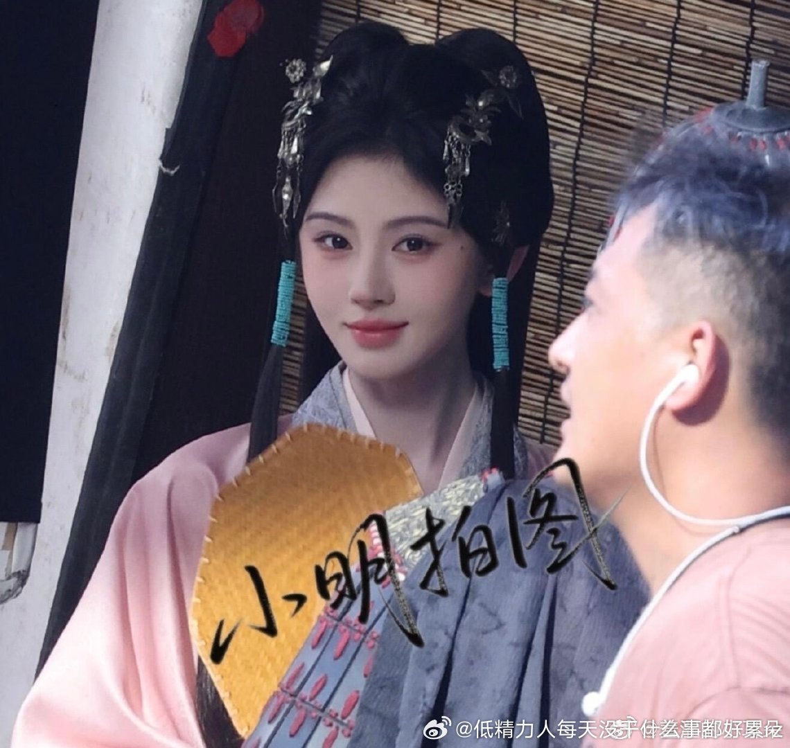 不是特像吧主要这种“前面”插两个钗的汉制本身大同小异 