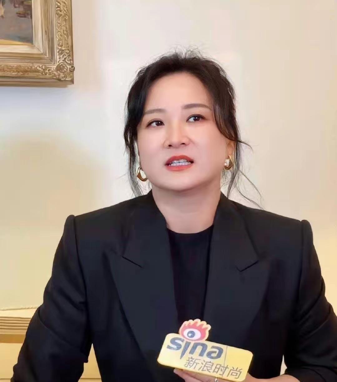 人有钱之后都会变的。
看看现在的贾玲，整个人的气质，不仅仅是减肥之后的效果，而是