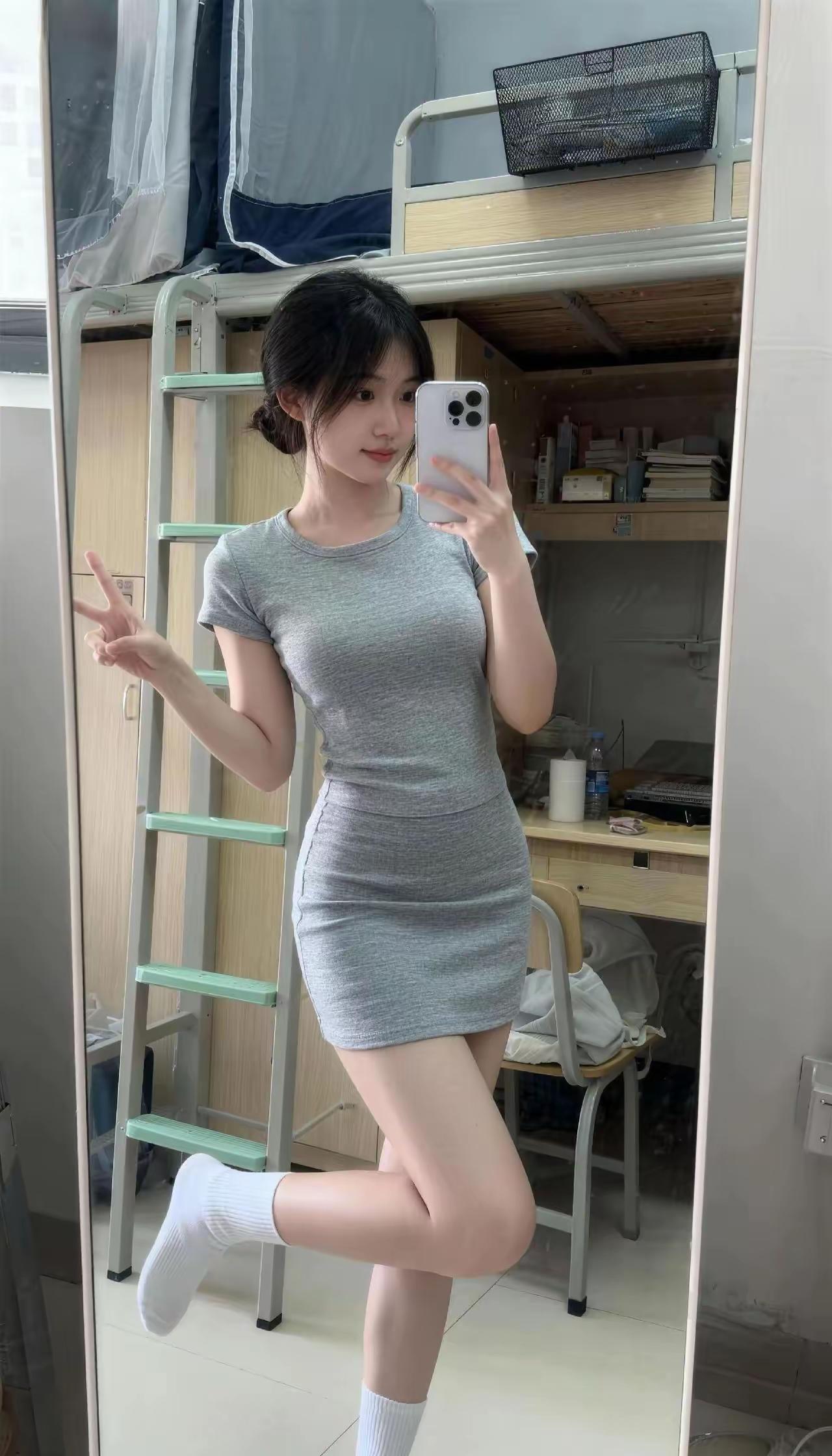 为什么说，老实人没有爱情？也很难得到女人的生理性喜欢。

其实，女人都想找一个，