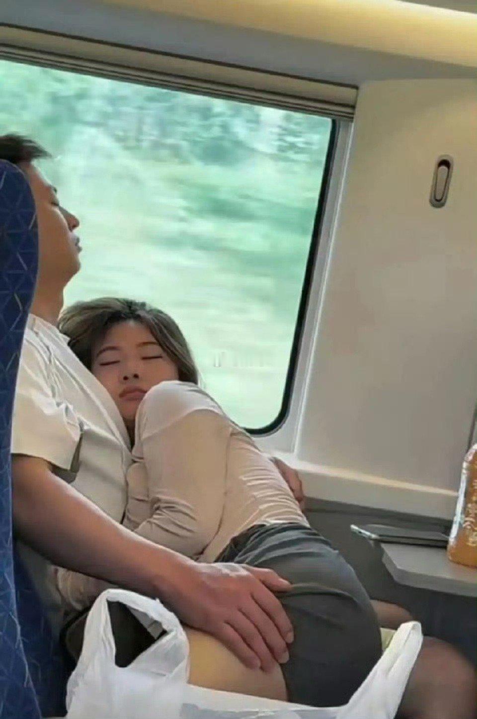 这算爹系男友了吧 