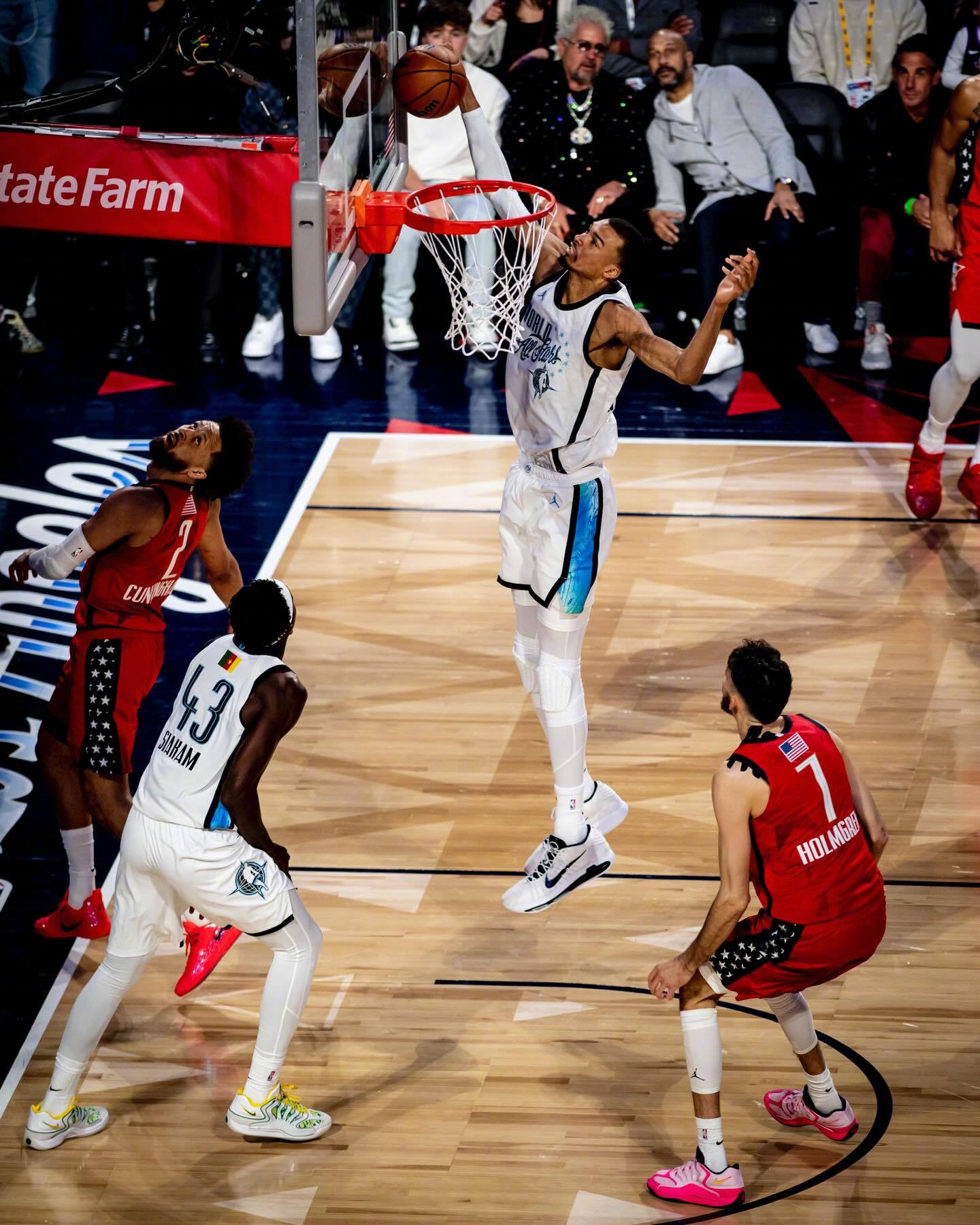 文班谈NBA门面话题：归根结底还是这是属于最好的球员文班说道：“这种事情得是自然