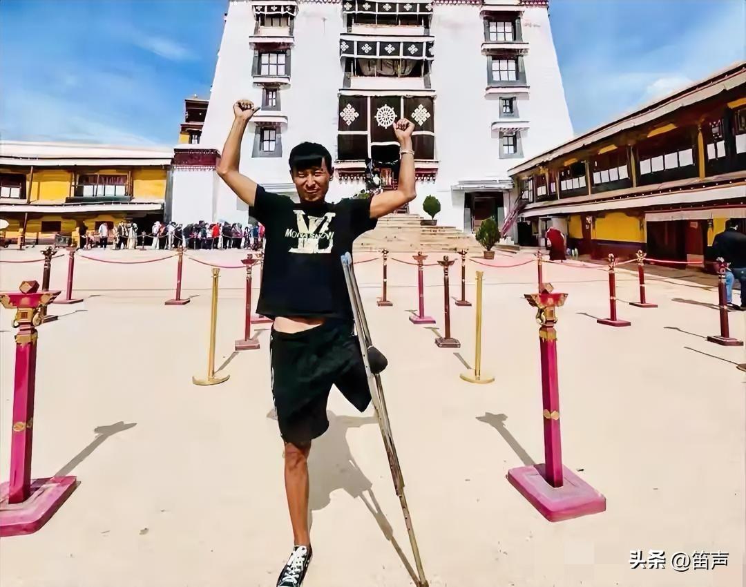 37岁网红“单腿哥”去世
父母早逝，没有妻子儿女
去世原因是
心肌梗塞。

都说