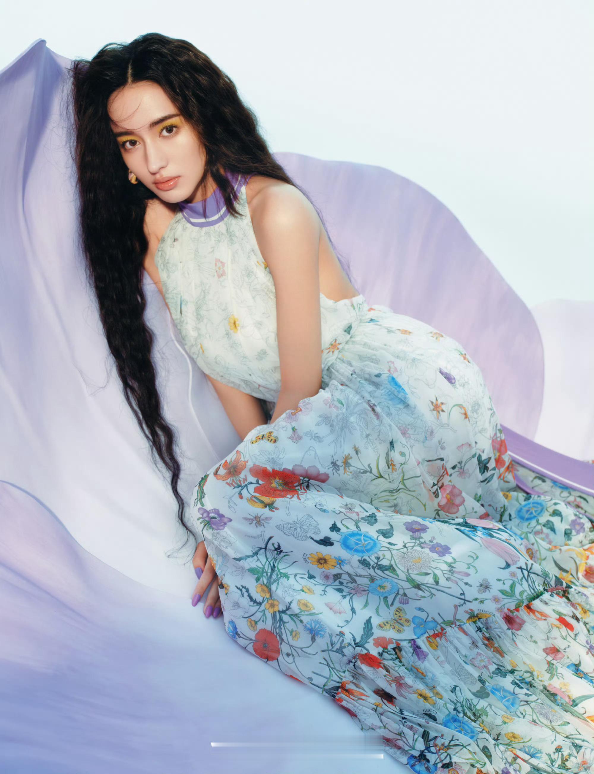 李宛妲Wonderland封面大片静谧兰韵大片摄影：任海华 ​​​