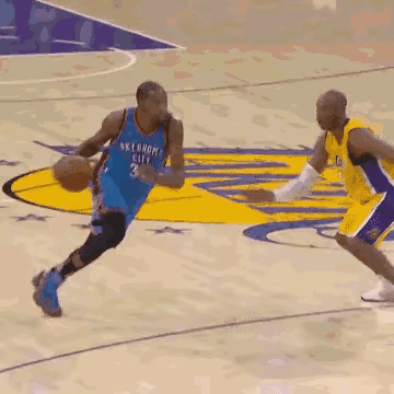 杜兰特之无解进攻！
死神的称呼不是白叫的，镰刀一旦挥舞起来，收割一片。
图一，科