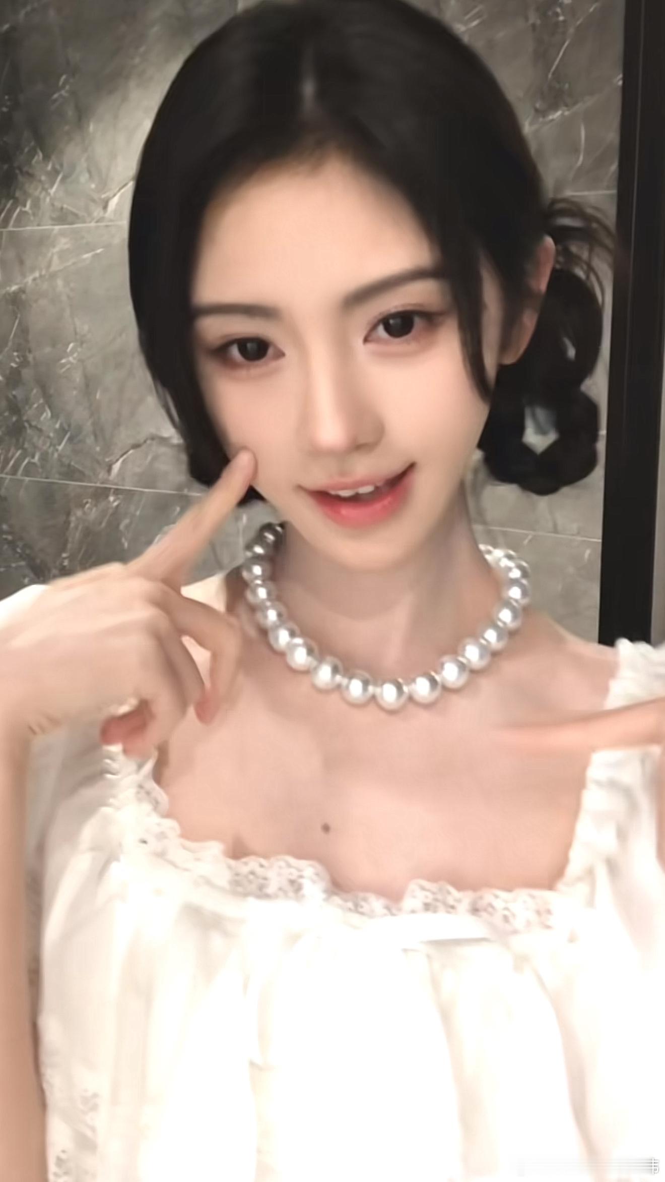 鞠婧祎 宝宝这是给我表白喽 