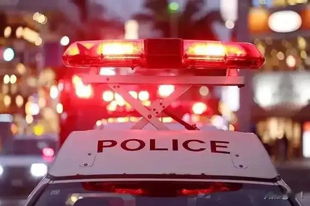 裸奔冲绳街头！美军士兵醉酒出丑，6200起罪案揭特权黑幕
 
12月19日凌晨，