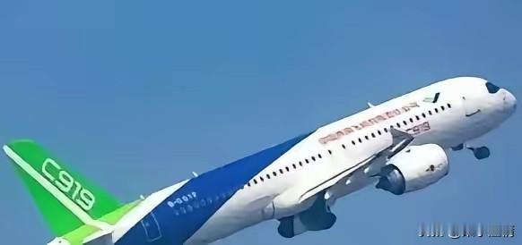 美国这一刀压得可真够狠！一刀直插C919命脉，中国引以为傲的商飞C919客机，交