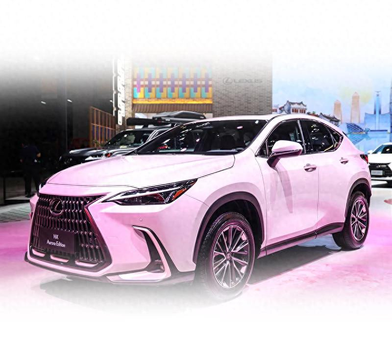 雷克萨斯扔出大招——NX绝色限定版正式上市，30.96万起的定价搭配“雪樱”“月