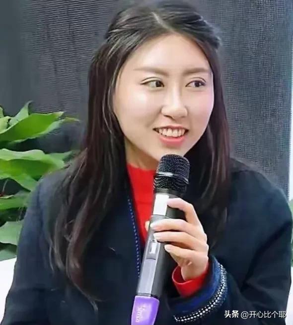 贾浅浅写"屎尿诗", 我能理解，

毕竟作家的女儿也未必有写作天赋；

她论文抄