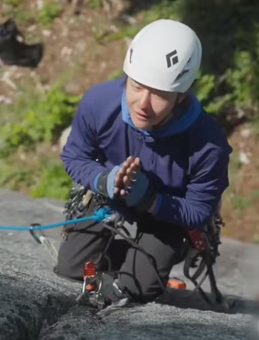 王一博说刺激的器械攀岩王一博看见更沉稳更坦然的自己  王一博看见更沉稳更坦然的自