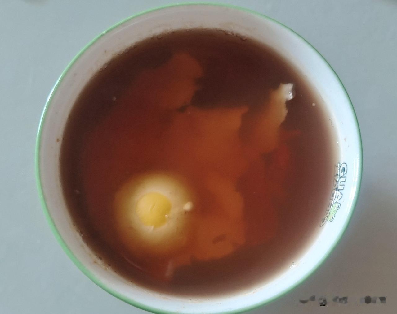 这几天中午都炖一碗续命的汤。每周三份活把我干趴了，累得不能言语。

气血两虚，气