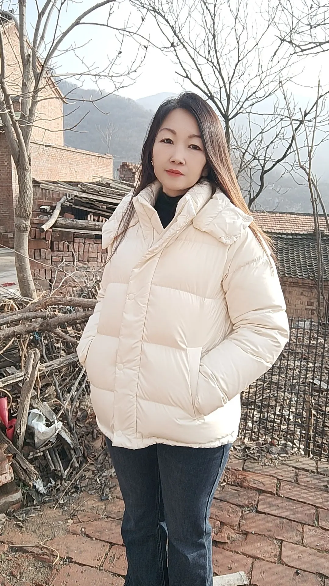 人间的饭，吃一碗少一碗，身边的人，见一面少一面！