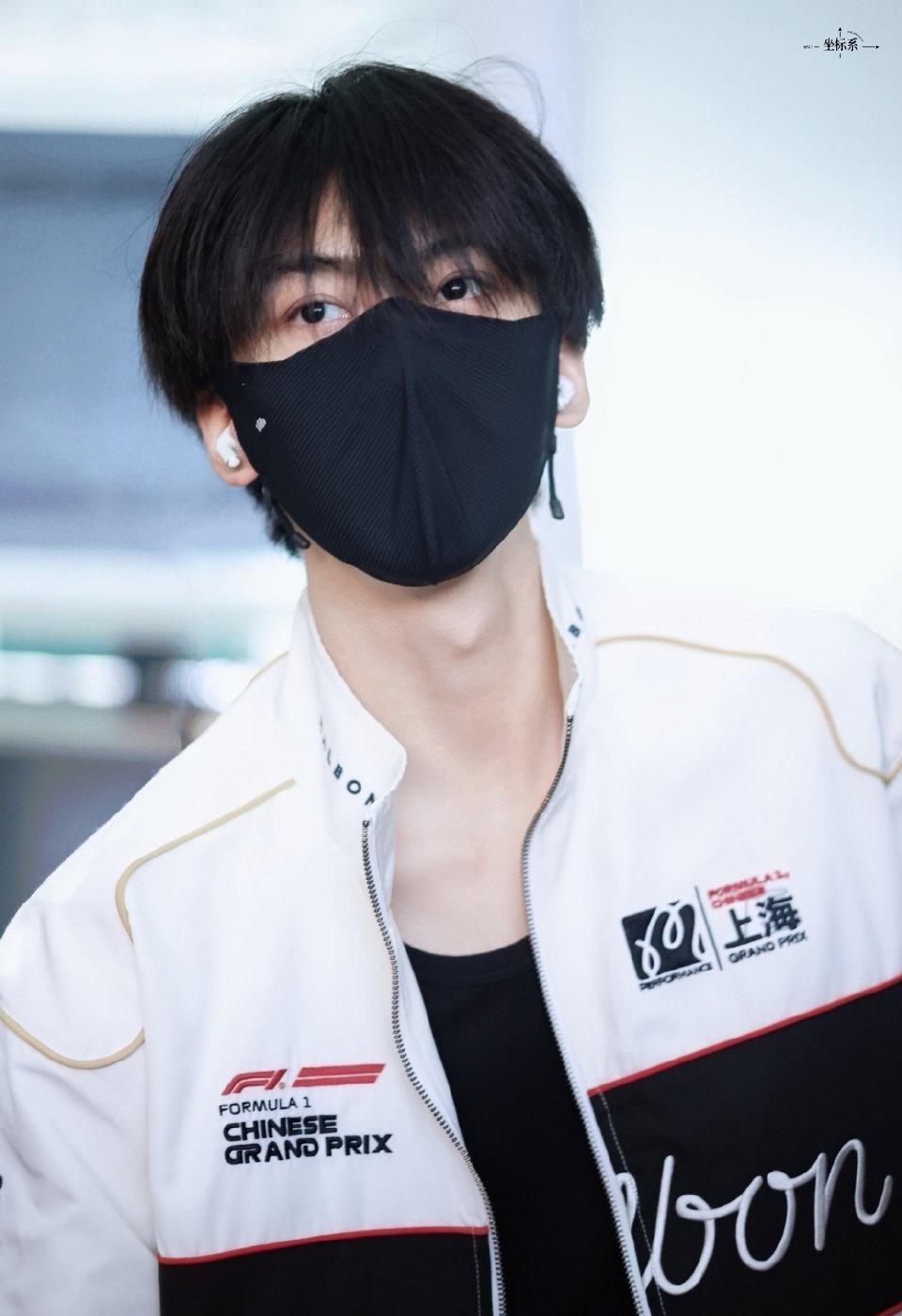 zky周柯宇风华合伙人

柯宇今日機場秀，還是一樣帥。

看樣子這次去看F1買不